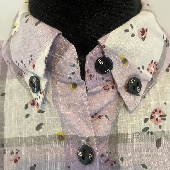 Only Women’s shirt size M runs like S - Picture 10 of 14